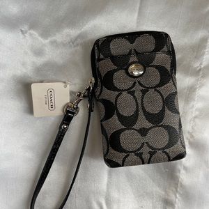 Coach wristlet wallet